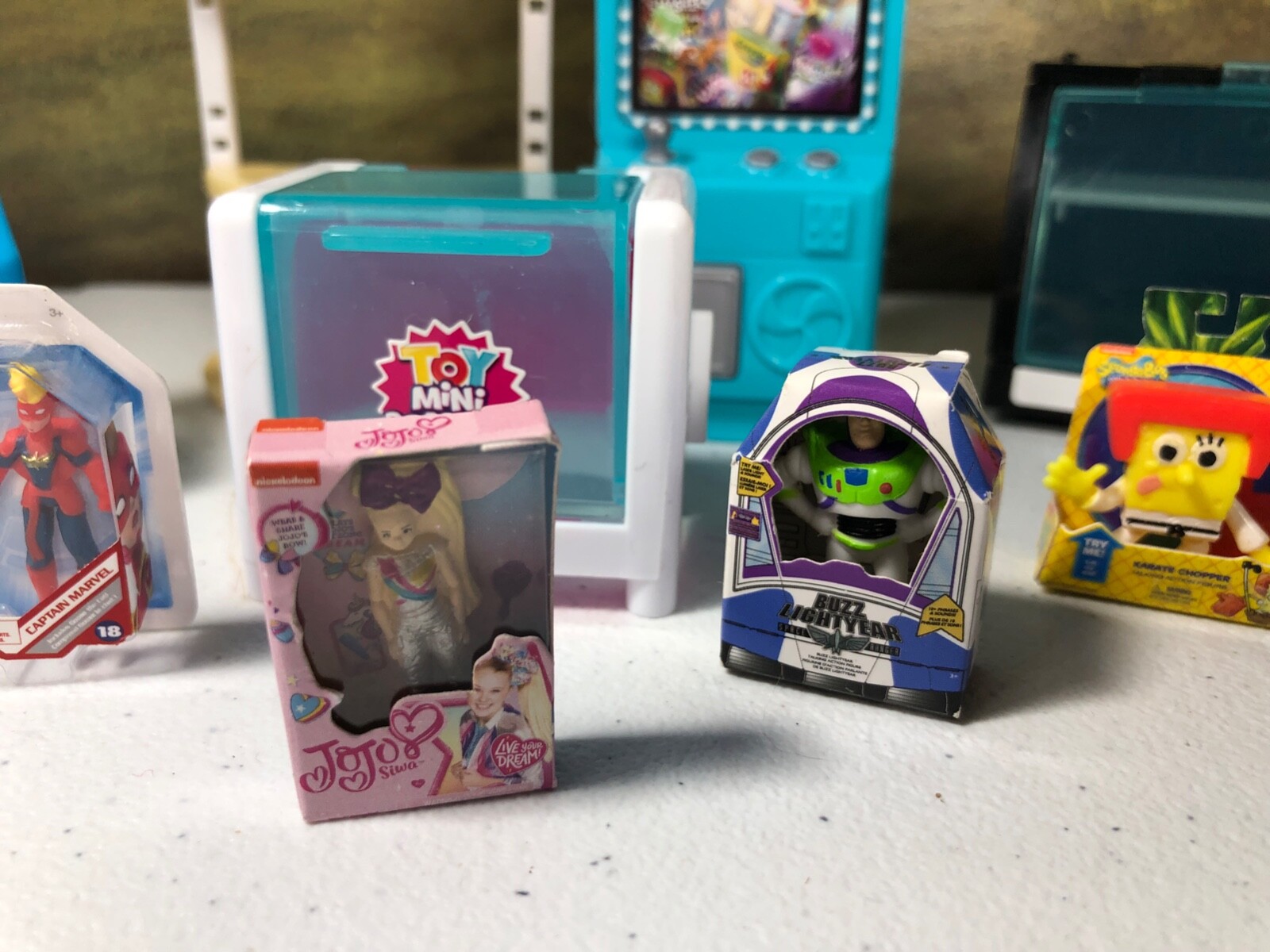 Zuru Mini Brands Toy Store Claw Machine Convenience Store Pieces Parts