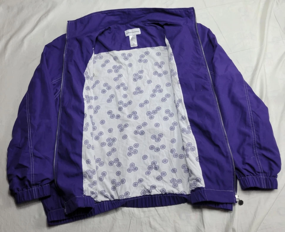 Casaco leve feminino Alfred Dunner roxo corta-vento tamanho grande - Imagem 3 de 4