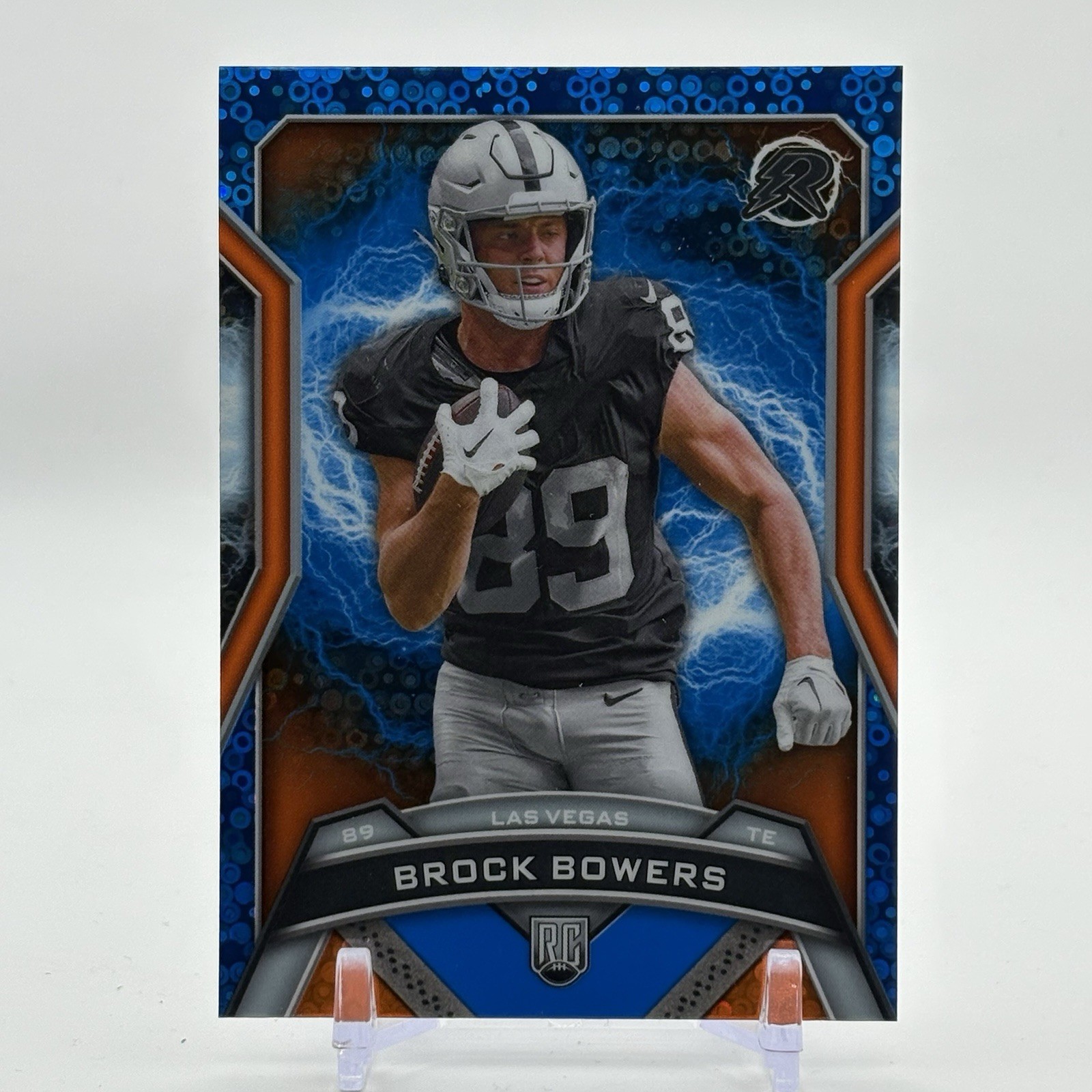 2024 Topps Resurgence - Rookies Brock Bowers #147 Blue & Orange Spark Refractor