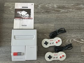 Nintendo New Famicom Console 2 Dogbone Controllers HVC-101 AV COMPLETE IN BOX 