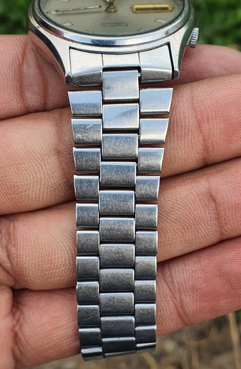 vintage Seiko 5 7009-3101 Automatic 17 jewels men wristwatch made