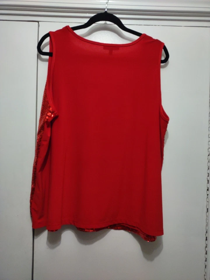 Regata feminina marca Slinky camada de lantejoulas vermelhas celebração feriado feita nos EUA - Imagem 2 de 4