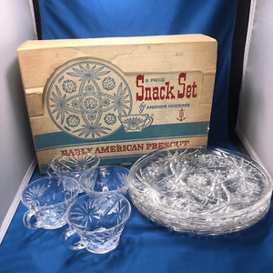 Snack Set By Anchor Hocking Early American Prescut 8 Pc