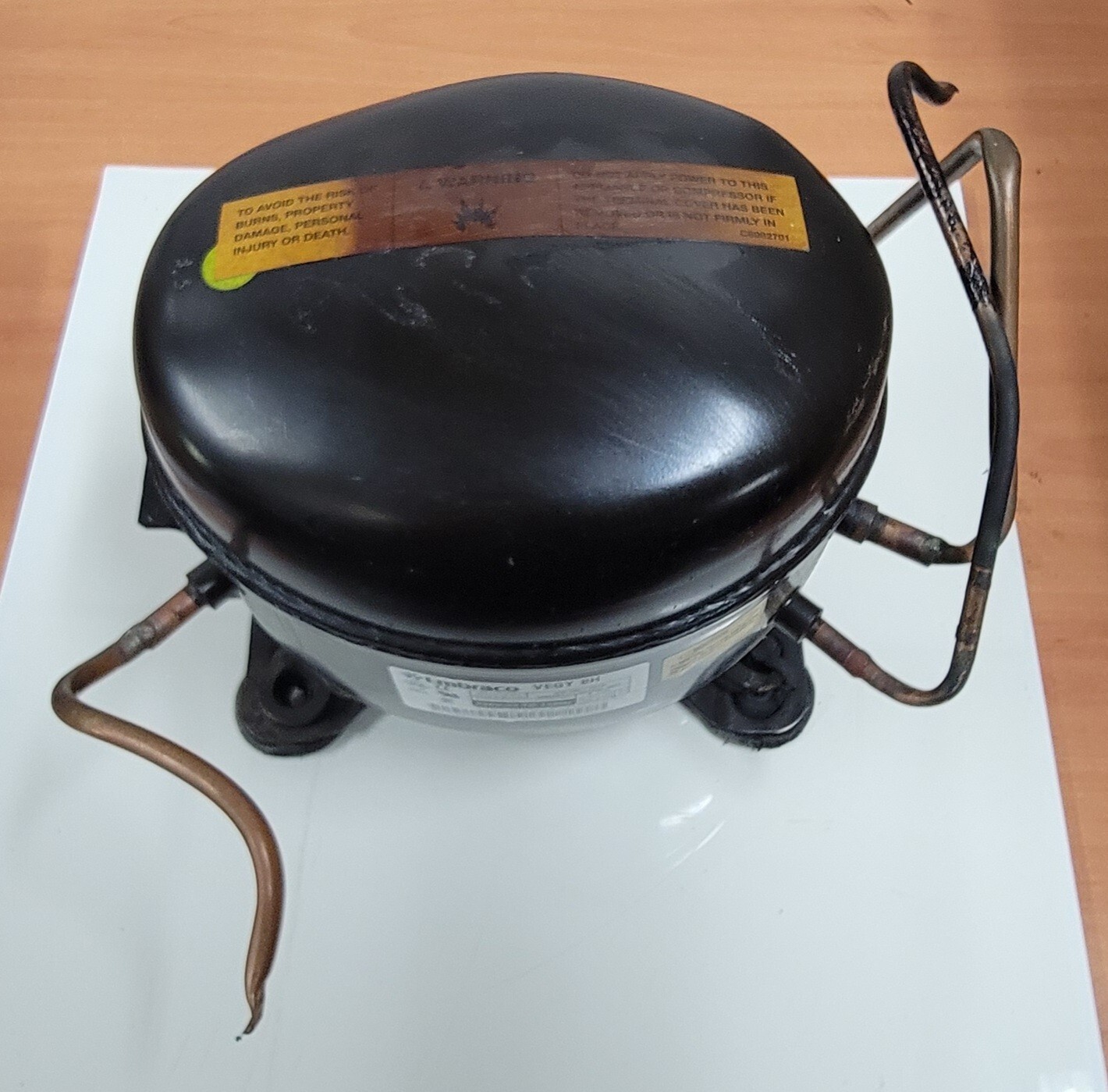 Genuine Refrigerator Bosch Compressor Part#513800037 VEGY 8H