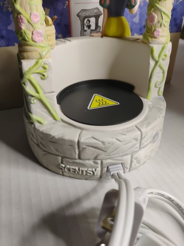 Scentsy Disney Schneewittchen Wachswärmer Neu im Karton. Wachsbarren im Ruhestand enthalten - Bild 9 von 21