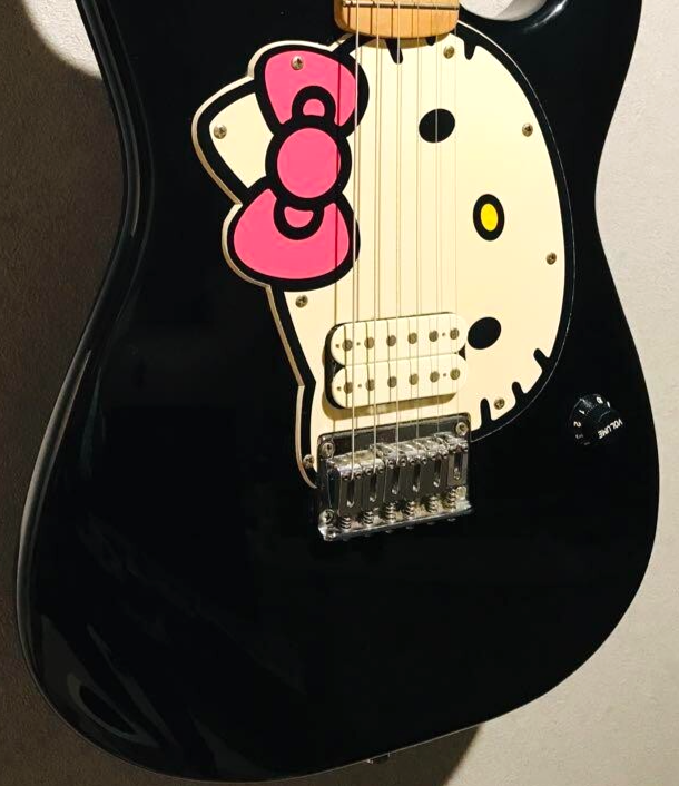 Squier by Fender Limited Edition 2006 Hello Kitty Black