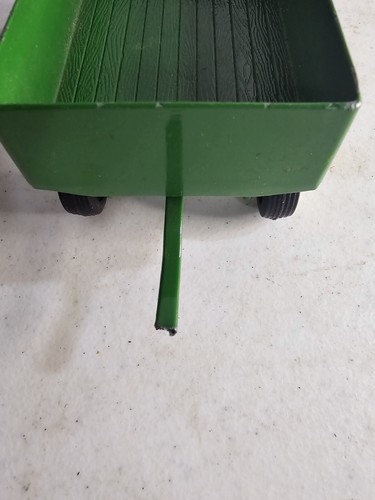 ERTL John Deere Green Farm Barge Wagon Trailer Farm Implement 1:32 Diecast - Picture 8 of 9