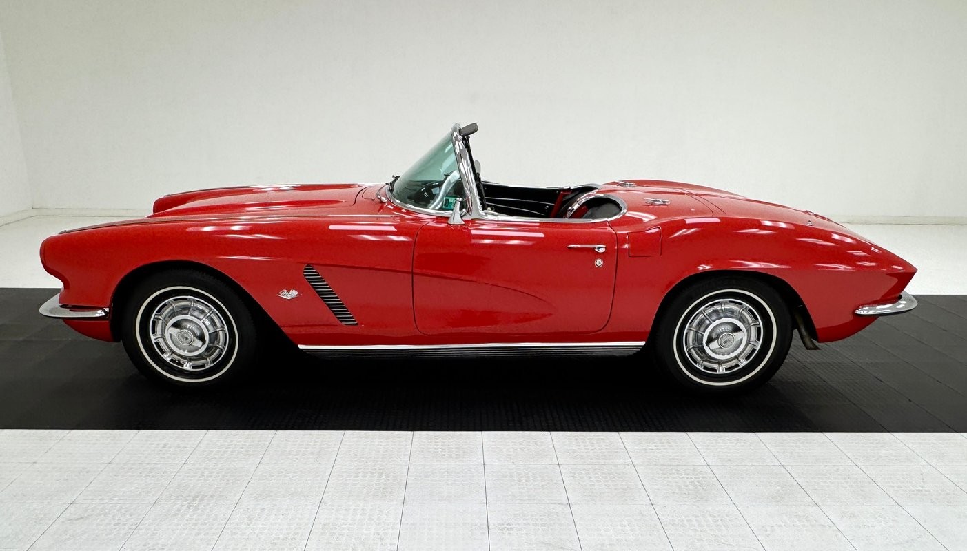 1962 Roman Red Chevrolet Corvette   | C1 Corvette Photo 4