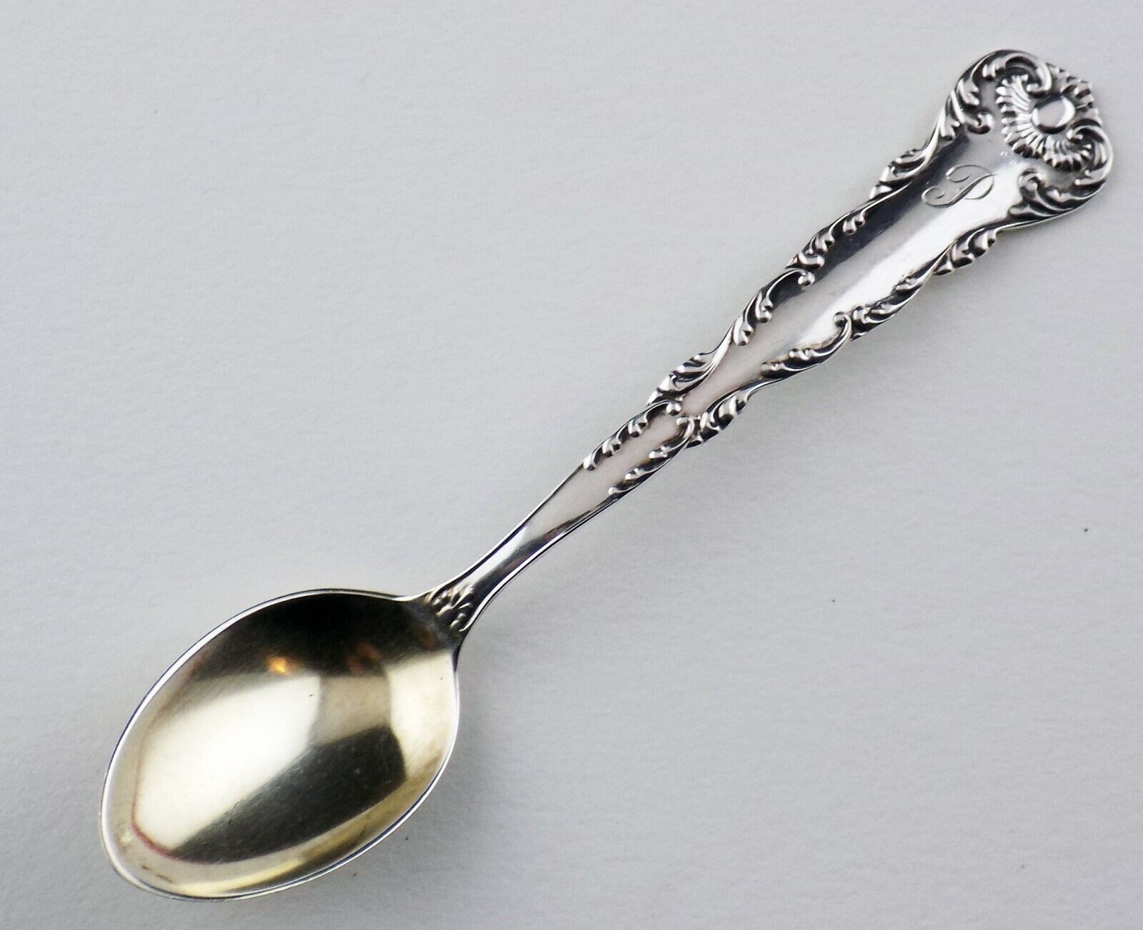 Frank M. Whiting Sterling Demitasse Spoon w/ Gold Wash Kings Court (1895) Mono P