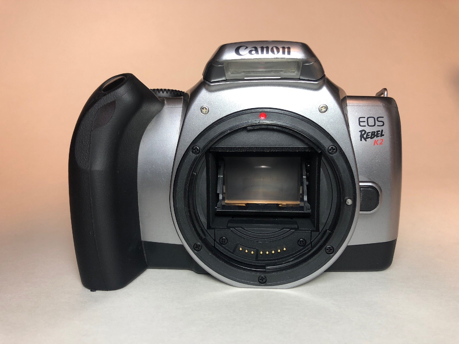 Canon EOS Rebel K2 35mm SLR Film Camera with zoom lens EF28-90mm iii F