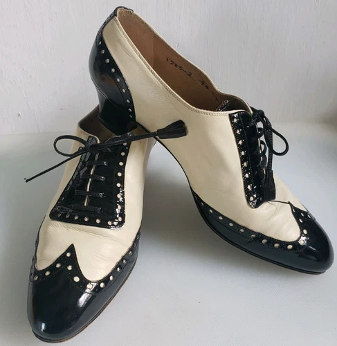 Perry Ellis Women's Vintage Spectator Oxford Low Heel Black Patent/Cream 6.5 Lea