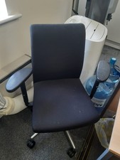Black Fabric Office Chair with Armrests, Swivel & Adjustable Height – Used