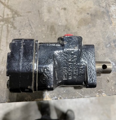 White Drive Products Hydraulic Motor - 1  Drive Shaft 3/8  Thru Hole