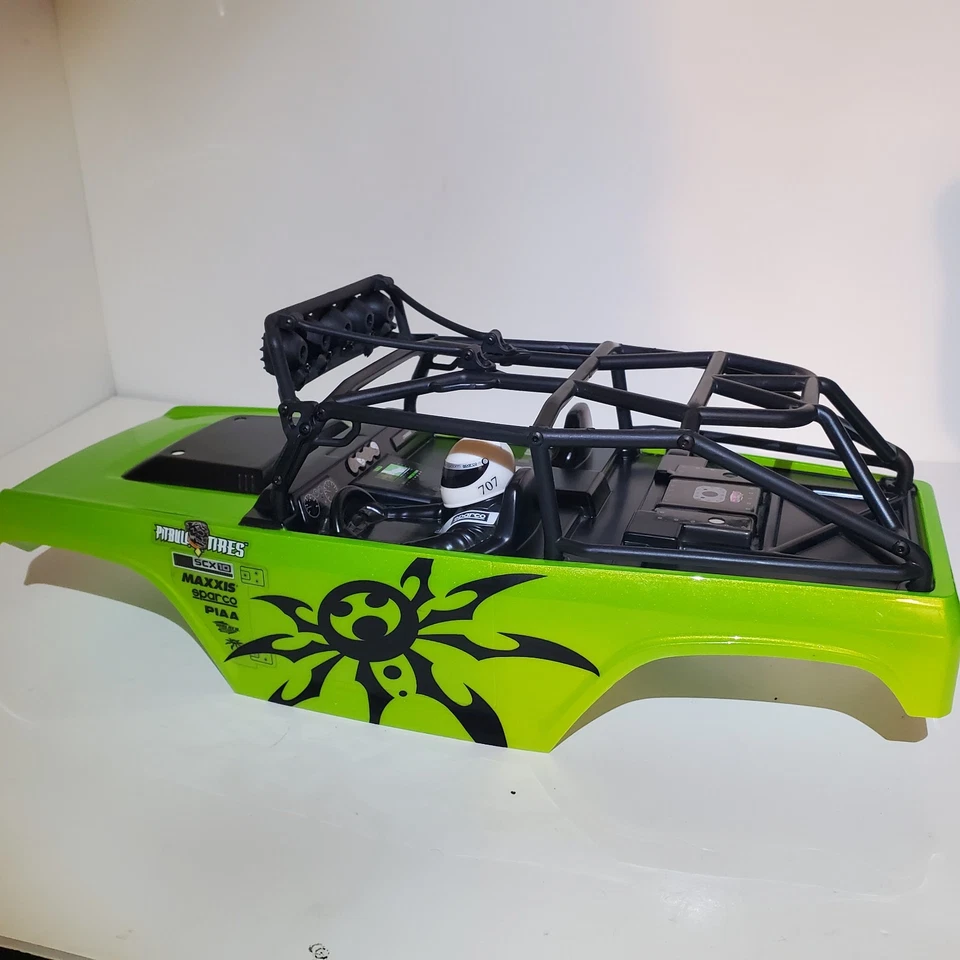 * RARE * OG Axial Deadbolt Body 1/10 Rc Crawler New With Poizon Spider Stickers - Image 2 of 4