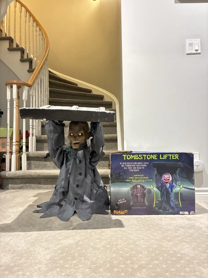 Spirit Halloween 2009 Tombstone Lifter Halloween Animatronic Prop Rare Original - Image 2 of 4