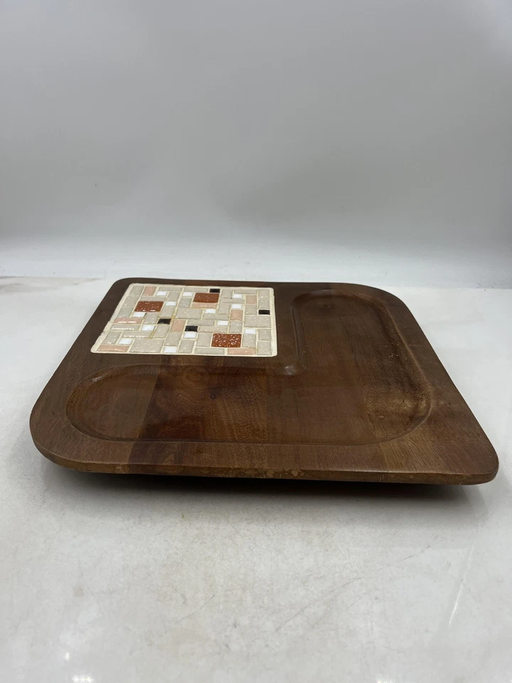 Bandeja para servir madera Hellerware mosaico azulejo remache mediados de siglo charcutería moderna Foto 2 de 4