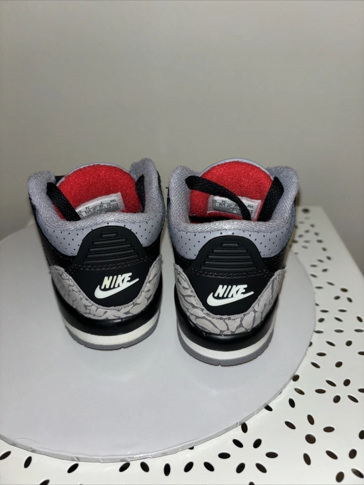 Air Jordan 3 Negro Cemento Niños Talla 7C Niño Nike Retro DM0968-010 Foto 3 de 4