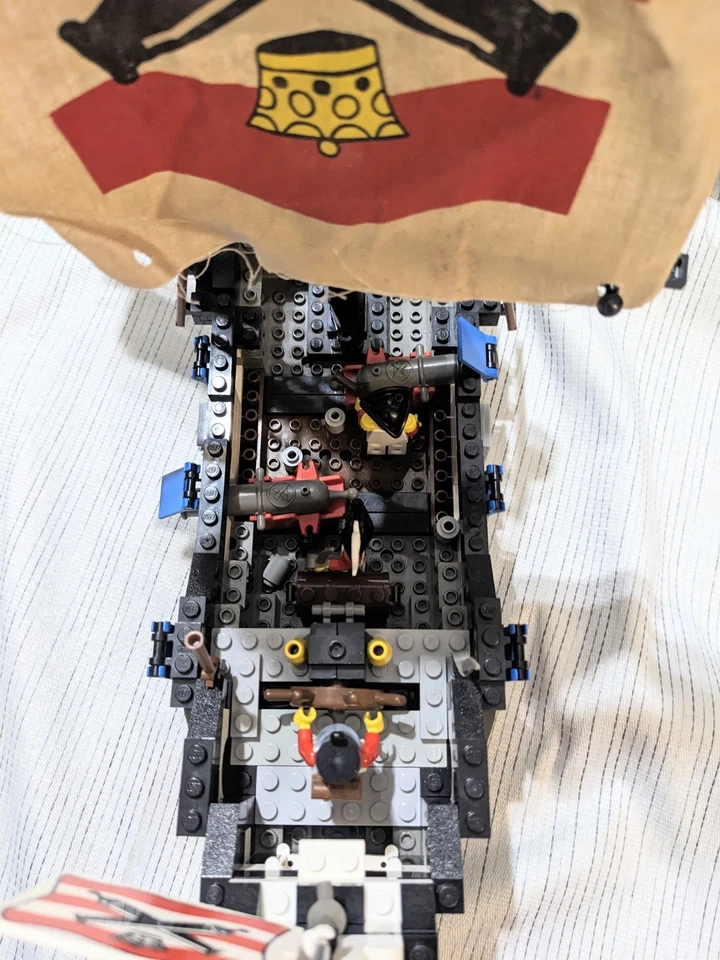 Lego 6271 Pirates Imperial Flagship - w/ Minifigs & Instructions - Rare - Image 2 of 4