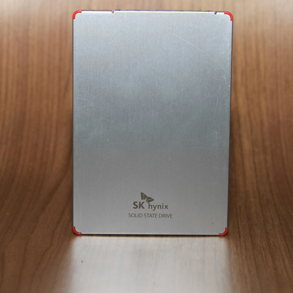 SK hynix SC311 1 TB 2.5 In SATA III Solid State Drive - Image 2 of 3