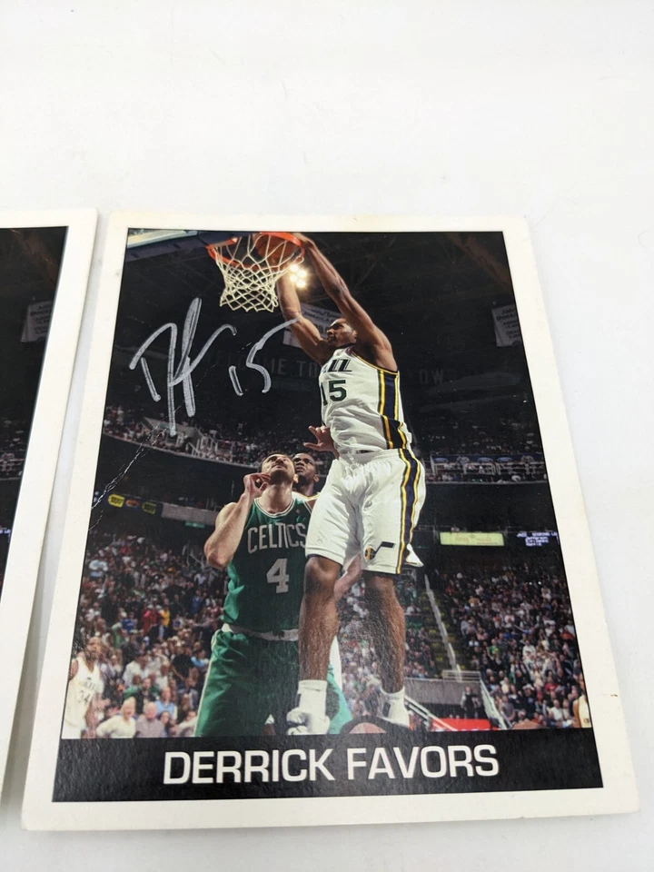 Lote de 2 tarjetas fotográficas autografiadas de Derrick Favors #15 Utah Jazz 4,5"x6,25" Foto 4 de 4