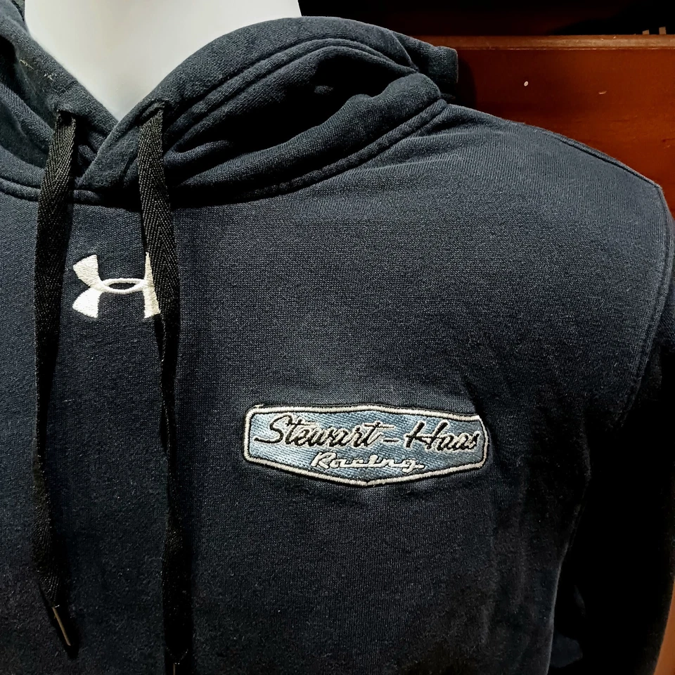 Camisa con Capucha Under Armour Mediana Emitida por el Equipo Ford Stewart-Haas Racing NASCAR Foto 2 de 4