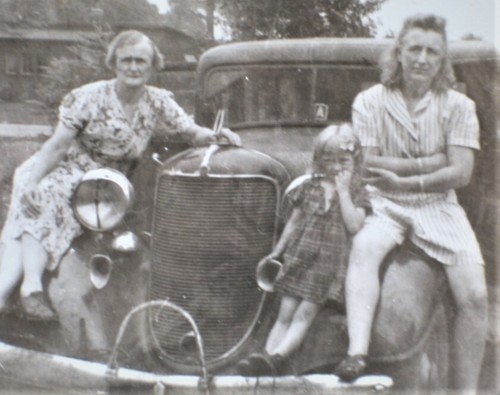 Vintage WWII era B&W Photo Couple Woman Sitting on a 1933 DeSoto Auto - Picture 3 of 5
