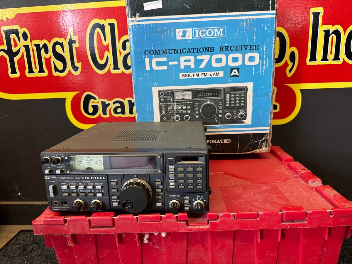 ICOM IC-R7000 ジャンク品 Icom IC-R7000 Communications Receiver HF/VHF/UHF/FM/AM For