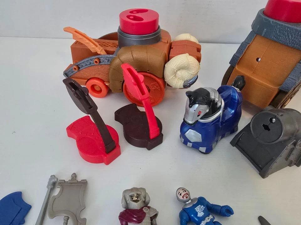 LOTE DE ACCESORIOS DE JUGUETE CASTILLO GARRA ÁGUILA PRECIO PESCADOR IMAGINEXT Foto 3 de 4