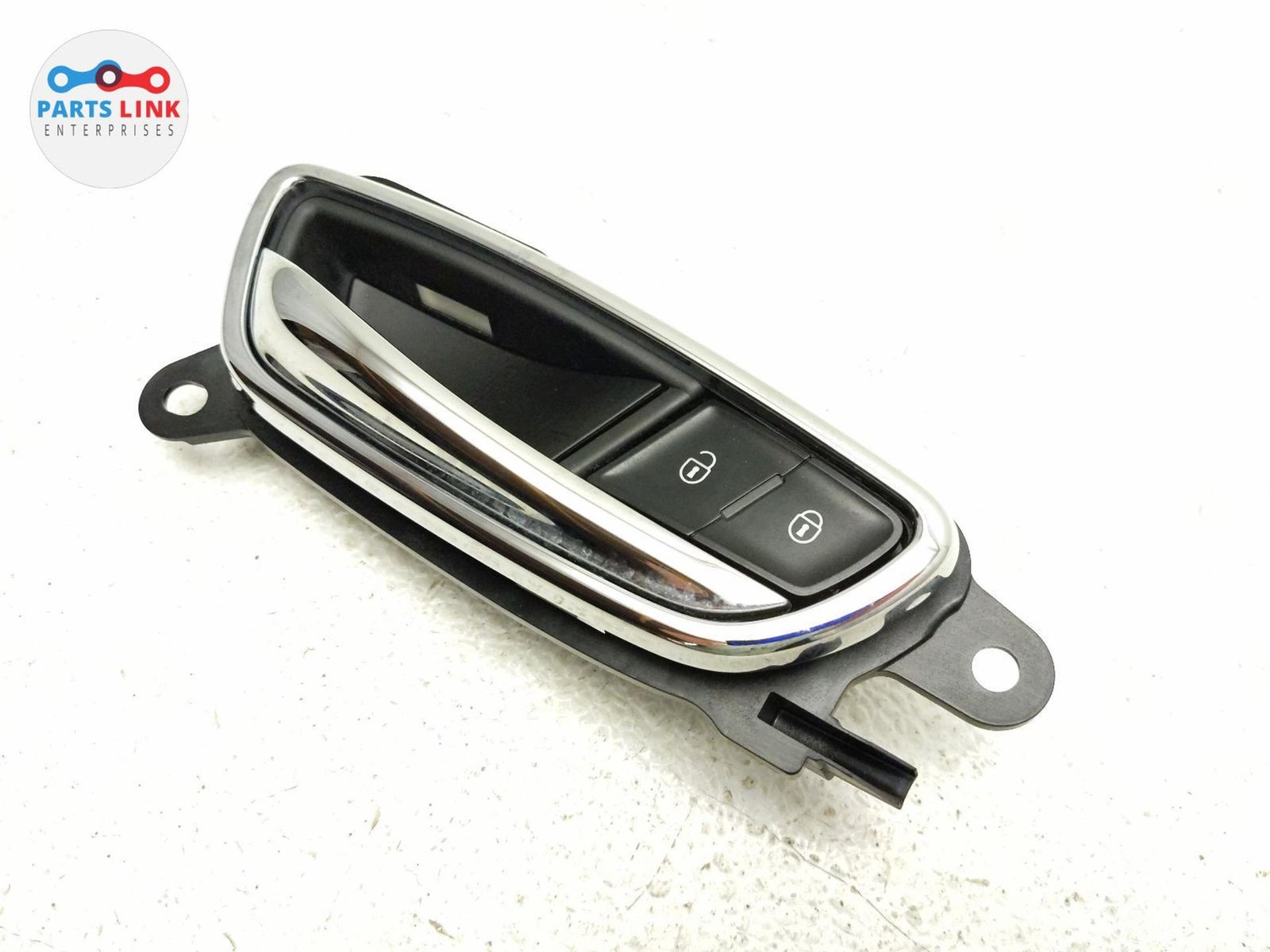 2016-20 BENTLEY BENTAYGA REAR RIGHT INTERIOR DOOR HANDLE GRAB GRIP OPENER SWITCH