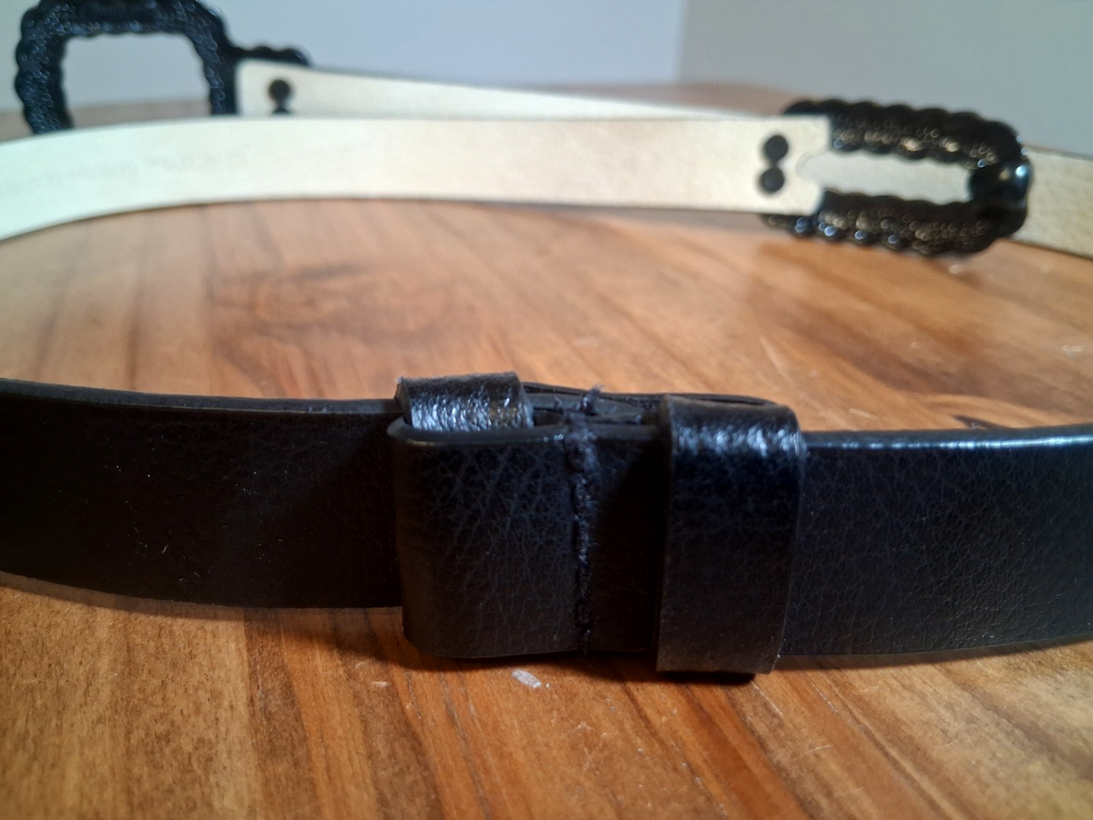 Chico’s Women’s ML Adjustable Black Hook Belt Chico main image 4