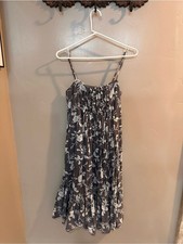 GAP Gray Floral Smocked Sundress Summer Dress Size 8
