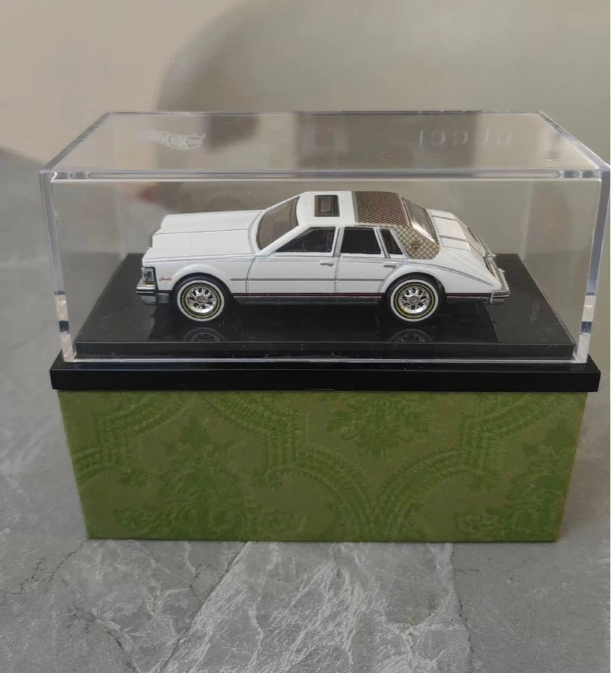 Gucci Hot Wheels Cadillac Seville Limited to 5000 Units Multicolor AB2716 1972 - Image 4 of 4