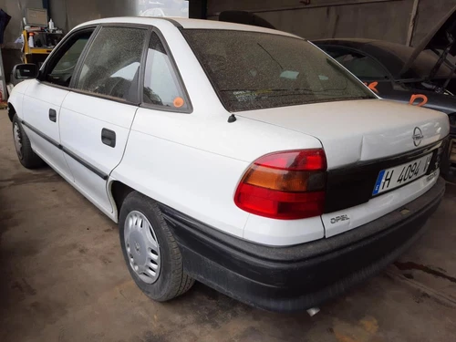 90373309 Schalthebelverkleidung für Opel Astra F Berlina Cool Dream 1997 7142047 - Bild 9 von 9