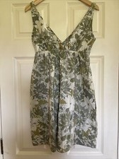 Old Navy sleeveless summer beach floral dress