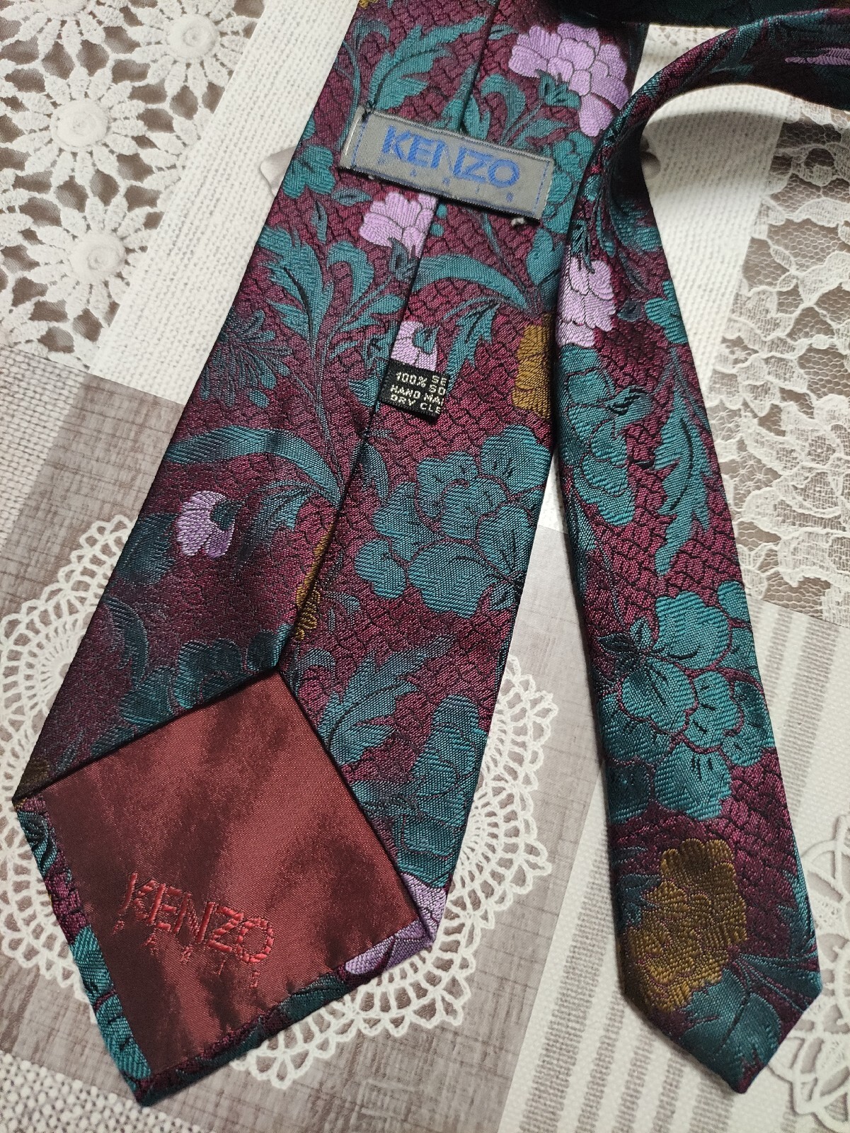 Foto 1 di 9