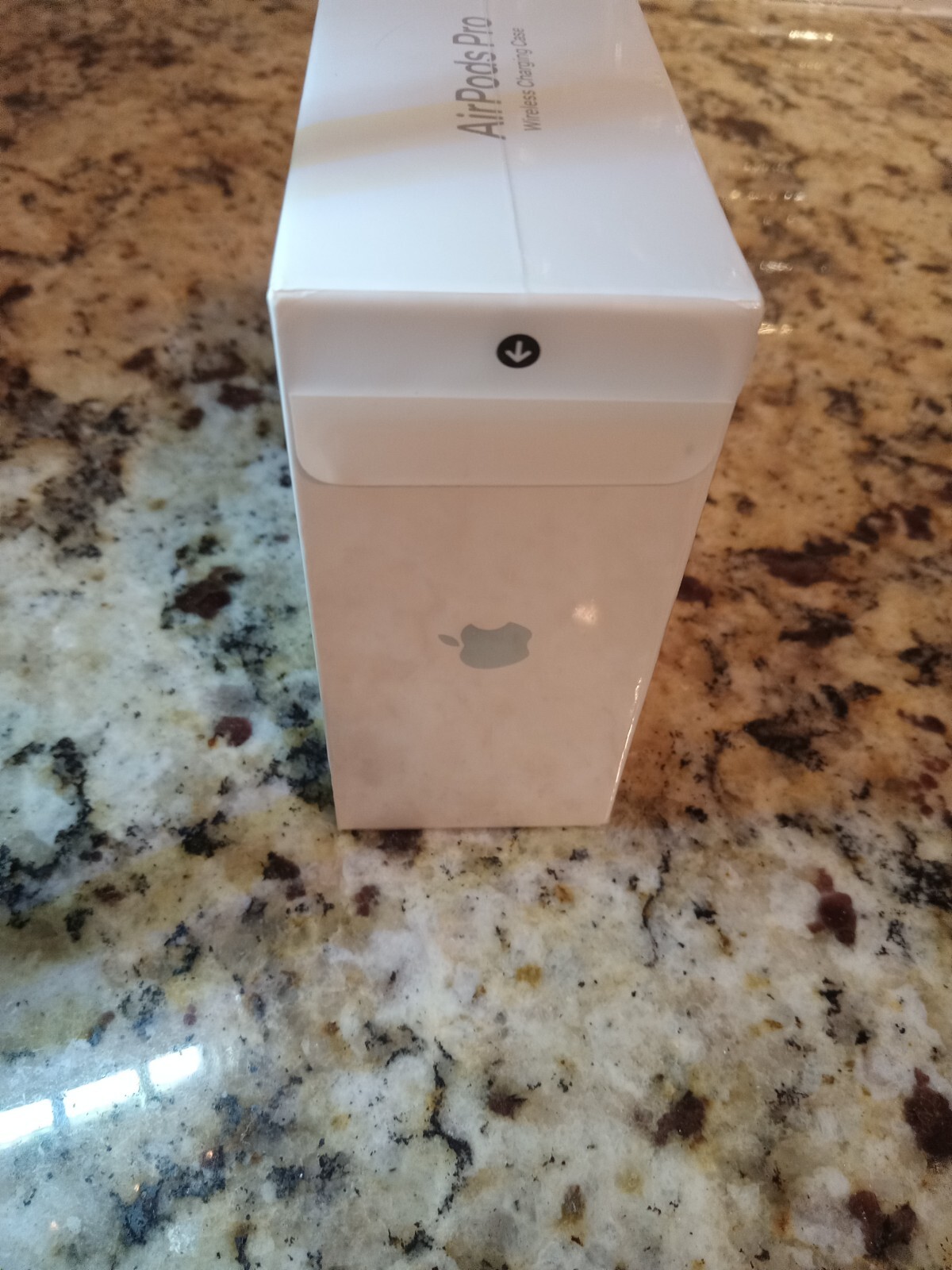 NEW APPLE AIRPODS PRO/ WIRELESS CHARGING CASE SEALED MWP22AM/A 2ND