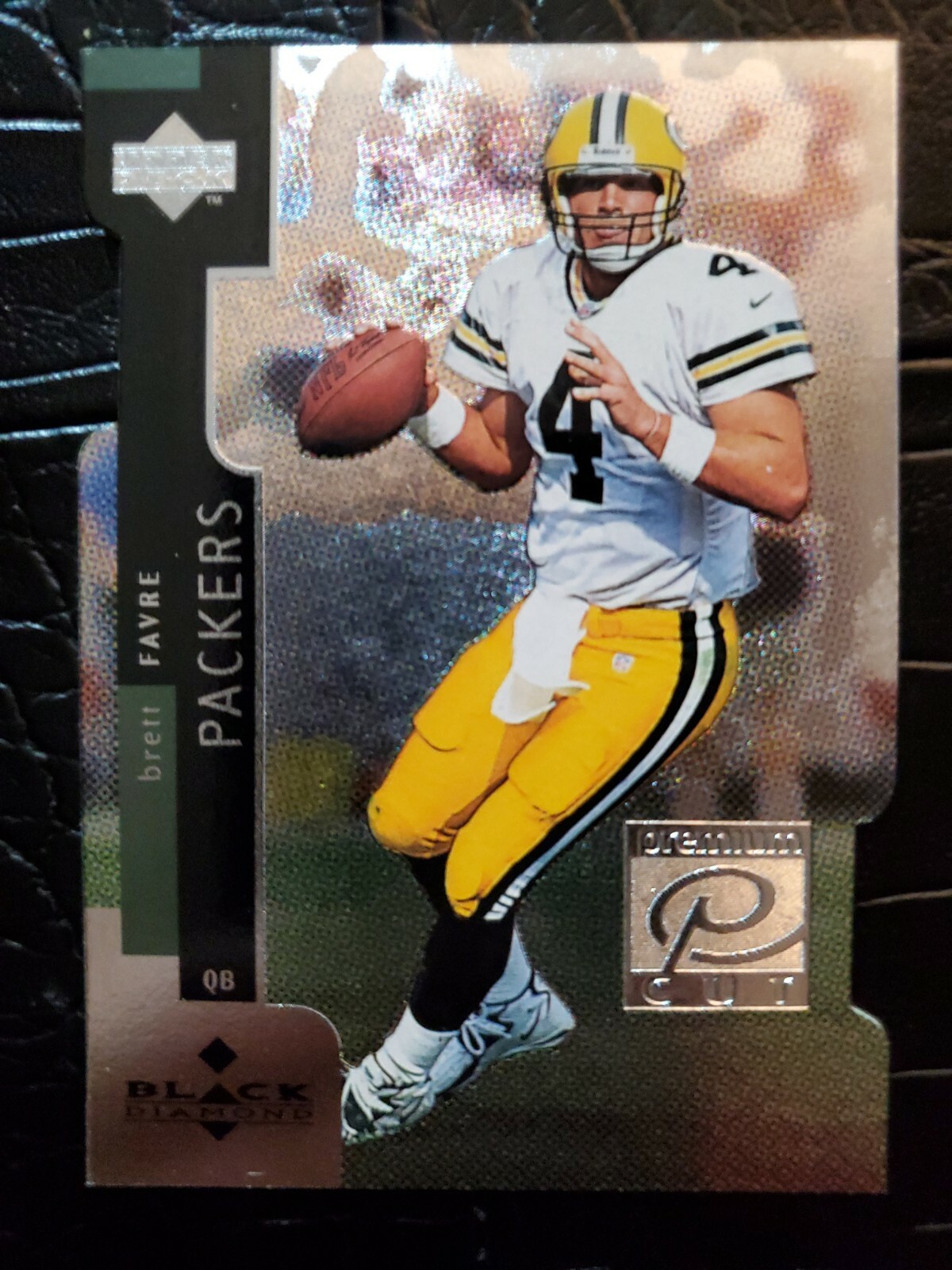 1998 Upper Deck Black Diamond Brett Favre PREMIUM CUT card #PC24