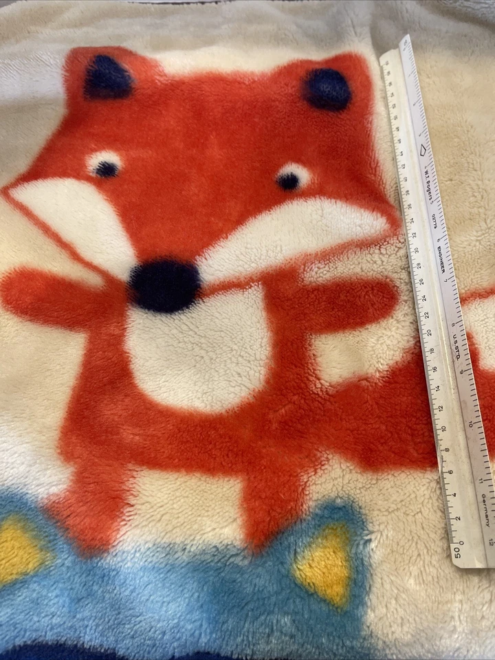 Bananafish Studio Forest Friends divertida manta polar zorro mapache erizo Foto 4 de 4