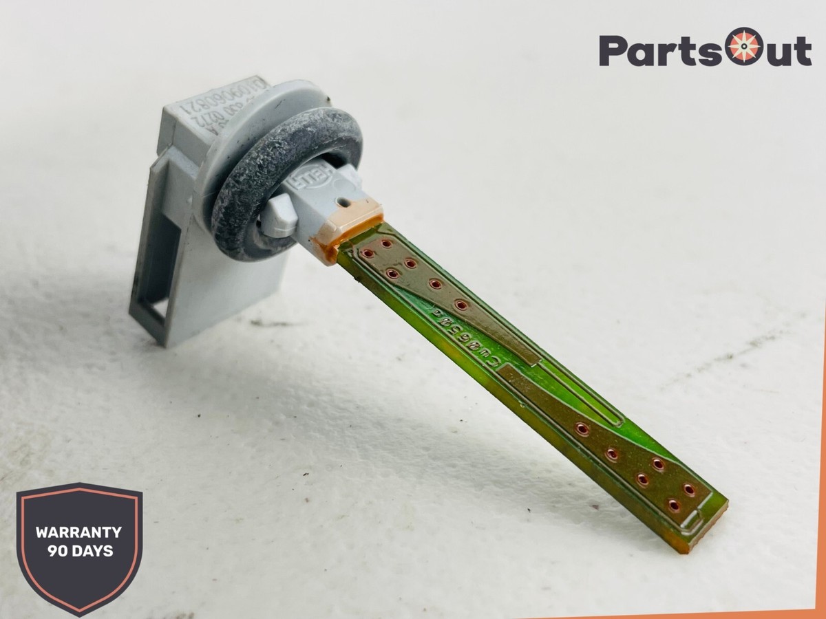 メル29681　1207 Genuine Mercedes W201 W124 W140 Intake Air Temperature