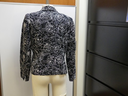 Jones of New York black linen jacket with white embroidery lined size 6 - Picture 2 of 6