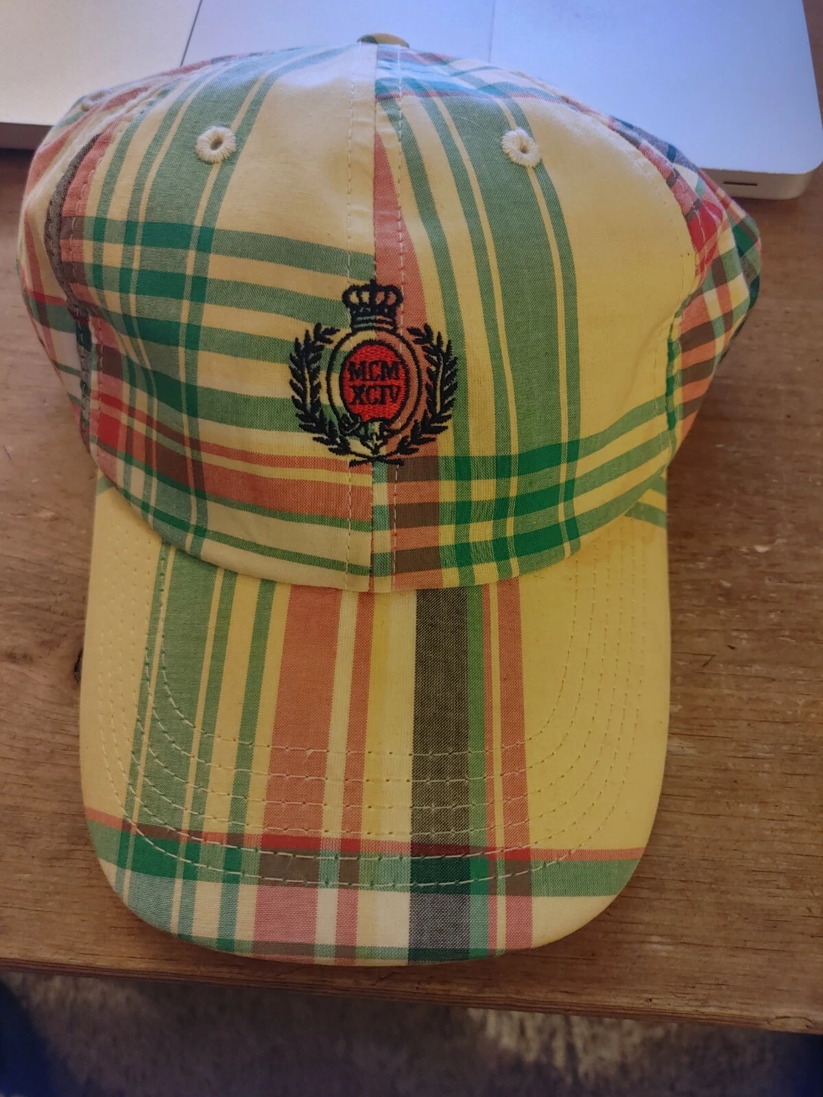 Chapeau à carreaux suprême