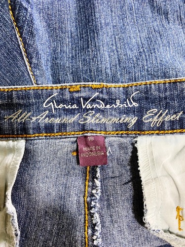 Gloria Vanderbilt Womens Denim Shorts Size 16 Blue Flat Front Pockets - Picture 7 of 9