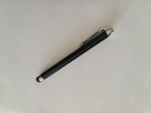 LOGIK 10 - 11" Tablet Starter Kit: Case, stylus pen and screen protector - Picture 7 of 9
