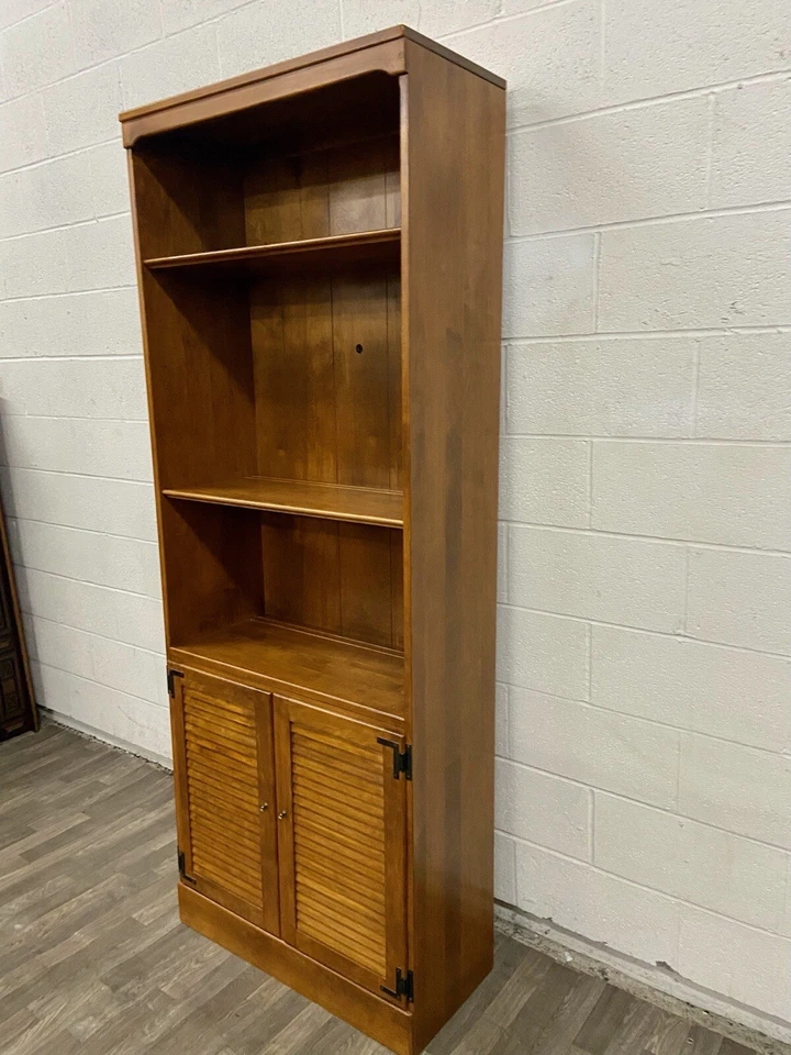 Gabinete de colección Ethan Allen Heirloom personalizado plano de habitación arce nuez moscada Foto 3 de 4