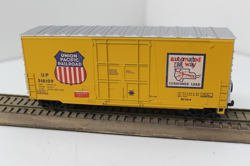ATHEARN 1966 HO Scale 40' Hi-Cube PD BOX CAR UP 518109 Kadee's Union Pacific