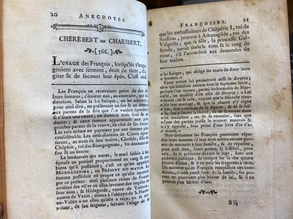 Anecdotes françoises depuis la monarchie jusqu'au règne de Louis XVI. 1774 - Photo 3/4