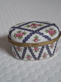 Vintage Past Times Fine Porcelain Floral Oval Trinket Box – Blue & Gold Trim