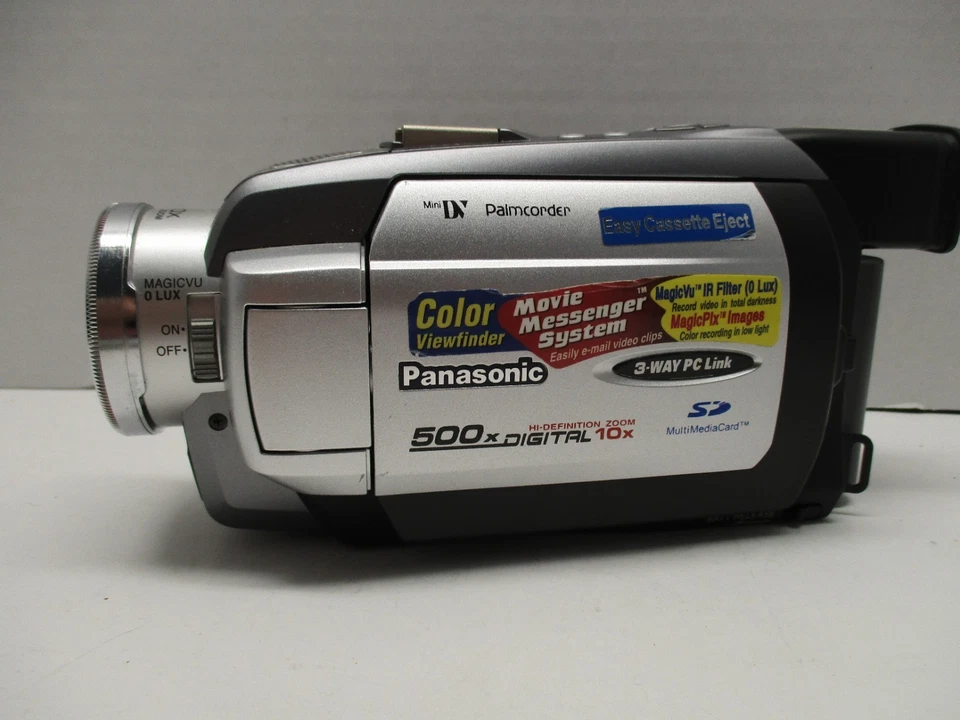 Panasonic Palmcorder PV-DV701 Mini DV Camcorder With Case And Accessories - Image 2 of 4
