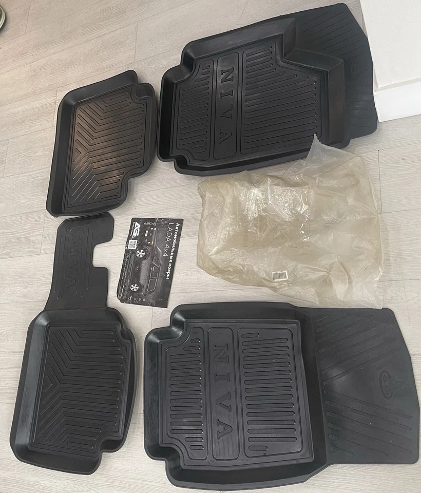 Alfombrillas de goma nuevas para Lada Niva Foto 3 de 4