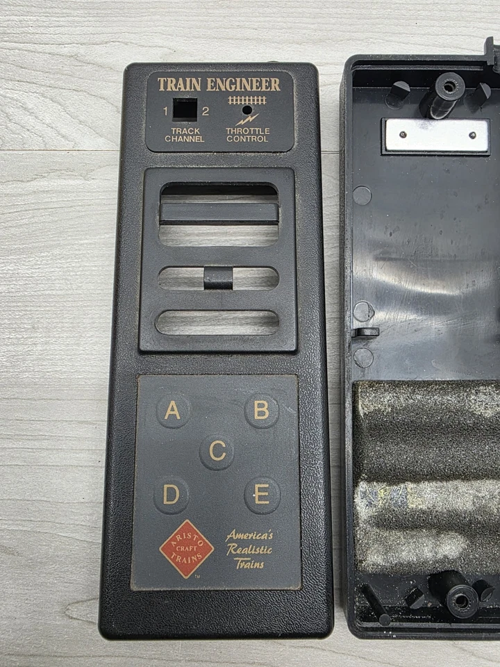 Estuche de repuesto ART-5470 para sistema de control Aristocraft Engineer Walk-Around Foto 2 de 4